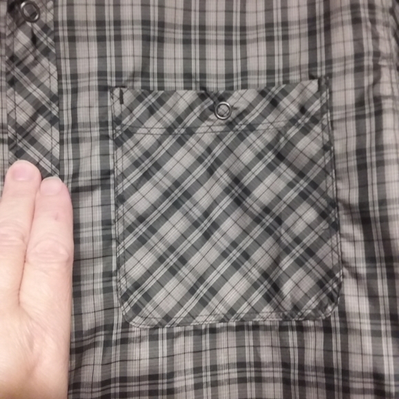 ⬇️ Nau Lightbeam water repellant recycled poly shirt/jacket - Picture 3 of 14